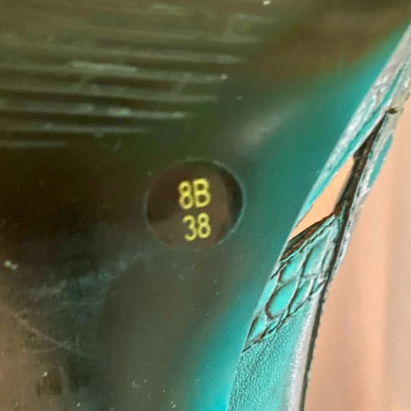 BCBGirls Brown Peep-Toe Heels- Size 8B - Picture 5 of 9